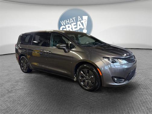 2020 Chrysler Pacifica Hybrid Touring L