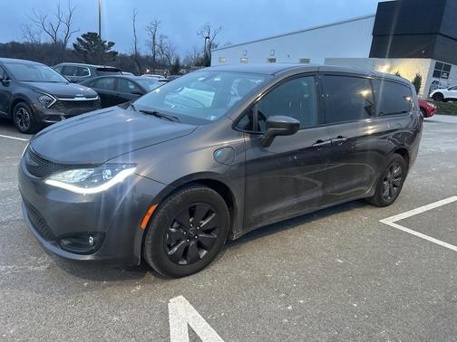 2020 Chrysler Pacifica Hybrid Touring L