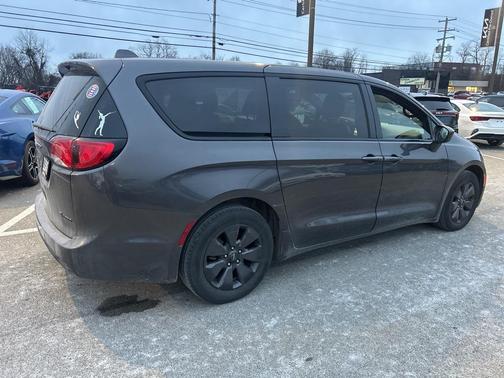 2020 Chrysler Pacifica Hybrid Touring L