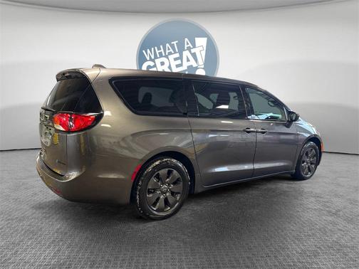 2020 Chrysler Pacifica Hybrid Touring L