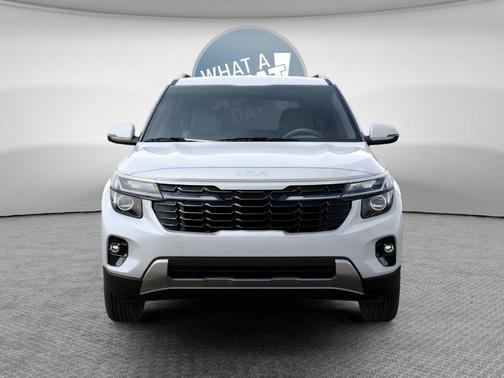 Snow White Pearl 2026 Kia Seltos EX