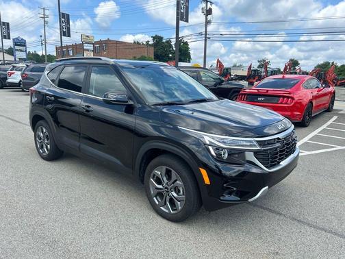Fusion Black 2024 Kia Seltos S