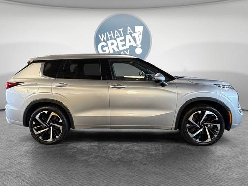 Alloy Silver Metallic 2022 Mitsubishi Outlander SEL S-AWC