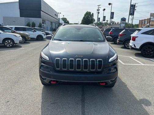 Brilliant Black Crystal Pearlcoat 2015 Jeep Cherokee Trailhawk