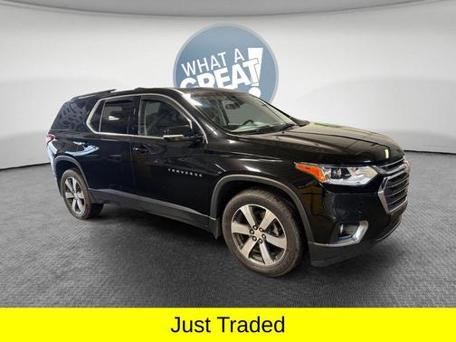 Mosaic Black Metallic 2020 Chevrolet Traverse LT Leather