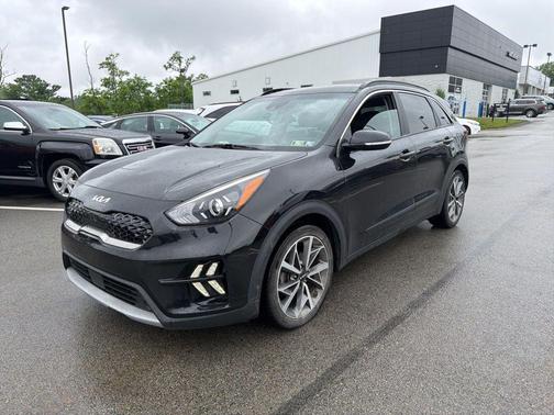 Aurora Black Pearl 2022 Kia Niro Touring SE