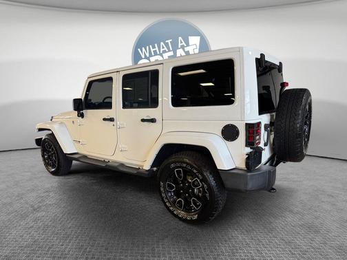 Bright White 2018 Jeep Wrangler JK Unlimited Sahara