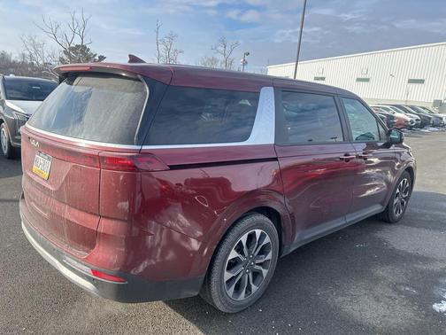 2024 Kia Carnival EX
