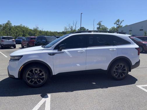Glacial White Pearl 2022 Kia Sorento EX