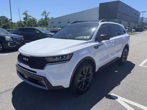 Glacial White Pearl 2022 Kia Sorento EX