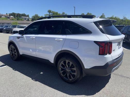 Glacial White Pearl 2022 Kia Sorento EX