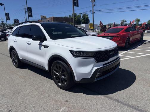 Glacial White Pearl 2022 Kia Sorento EX