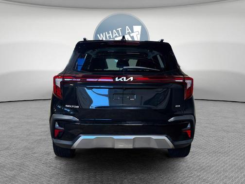 Fusion Black 2024 Kia Seltos S