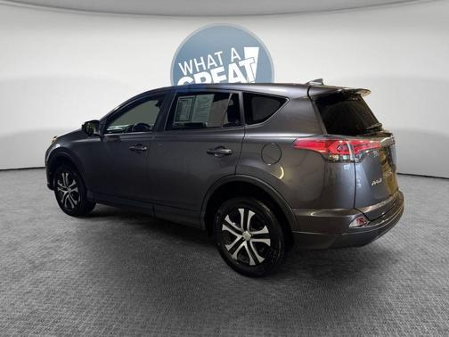 Magnetic Gray Metallic 2018 Toyota RAV4 LE