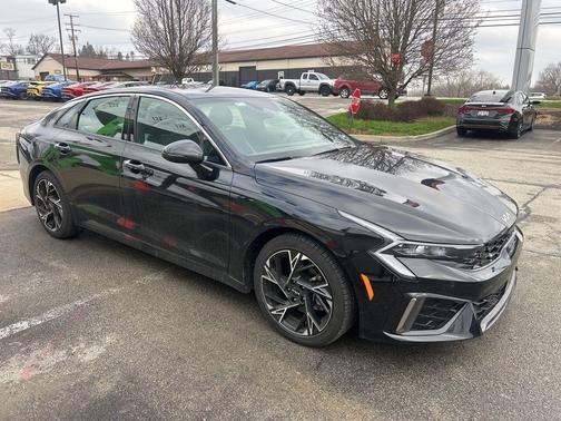 Aurora Black Pearl 2025 Kia K5 GT-Line