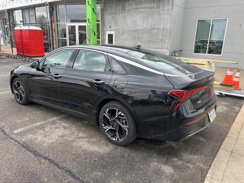 Aurora Black Pearl 2025 Kia K5 GT-Line