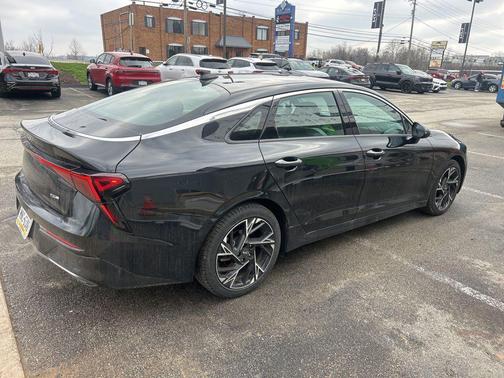 Aurora Black Pearl 2025 Kia K5 GT-Line