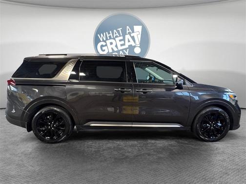 2024 Kia Carnival SX