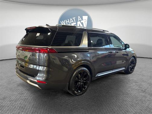 2024 Kia Carnival SX