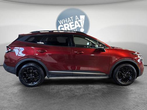 Dawning Red 2023 Kia Sportage S
