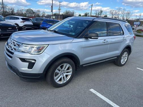 INGOT SILVER METALLIC 2019 Ford Explorer XLT
