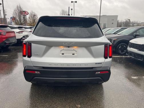 2022 Kia Sorento LX