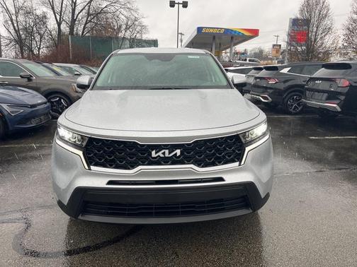 2022 Kia Sorento LX