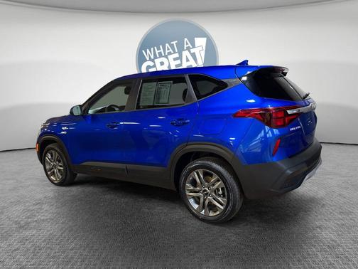 Neptune Blue 2023 Kia Seltos LX