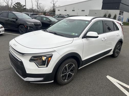 2023 Kia Niro LX