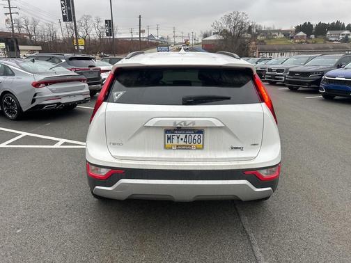 2023 Kia Niro LX