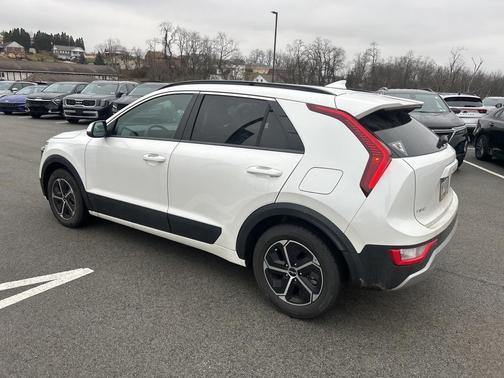 2023 Kia Niro LX