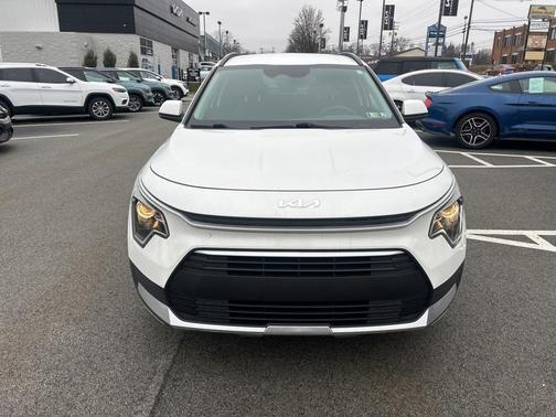 2023 Kia Niro LX