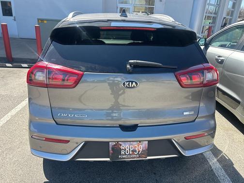 Metal Stream 2017 Kia Niro Touring