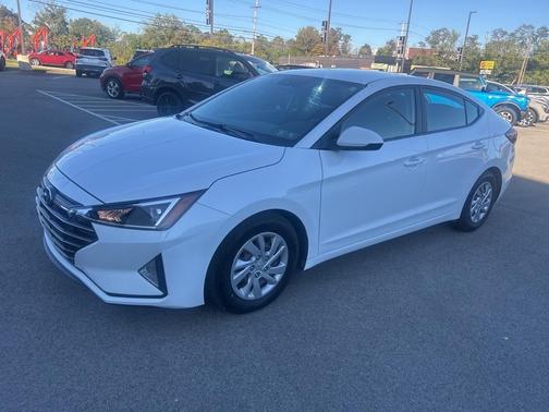 2019 Hyundai ELANTRA SE