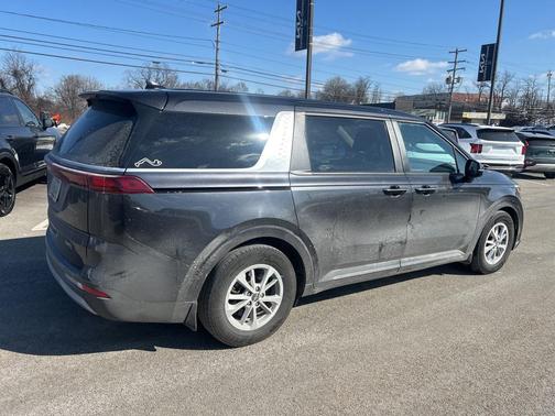 2024 Kia Carnival LX