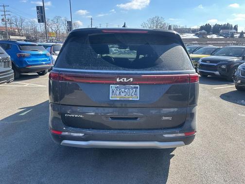 2024 Kia Carnival LX