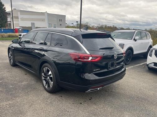 2018 Buick Regal TourX Essence