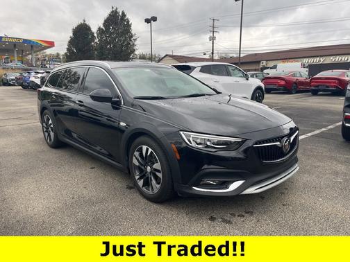 2018 Buick Regal TourX Essence