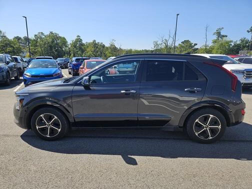 2023 Kia Niro SX