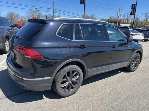 Platinum Gray Metallic 2022 Volkswagen Tiguan 2.0T SE 4MOTION