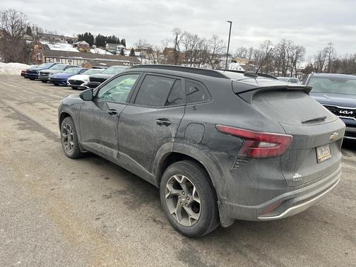 2025 Chevrolet Trax LT