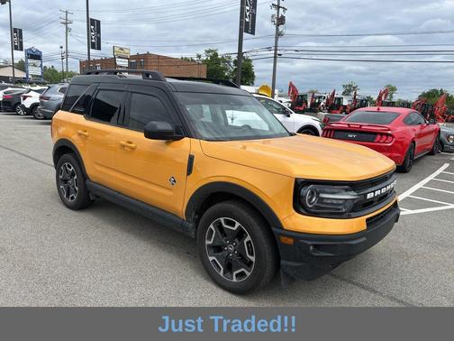 CYBER ORANGE METALLIC TC 2022 Ford Bronco Sport Outer Banks