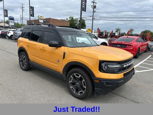CYBER ORANGE METALLIC TC 2022 Ford Bronco Sport Outer Banks