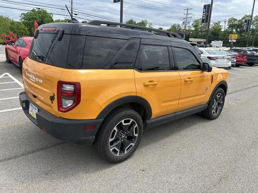 CYBER ORANGE METALLIC TC 2022 Ford Bronco Sport Outer Banks