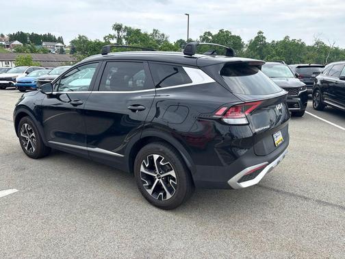 Ebony Black 2024 Kia Sportage EX