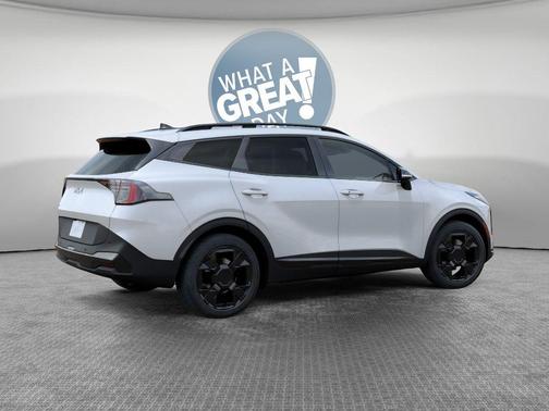 Glacial White Pearl 2026 Kia Sportage X-Line