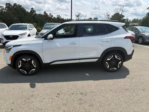Snow White Pearl 2024 Kia Seltos SX Turbo
