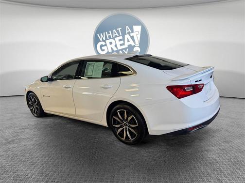 2022 Chevrolet Malibu FWD RS