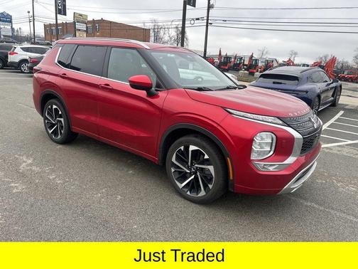 Red Diamond 2022 Mitsubishi Outlander SEL 2.5 S-AWC