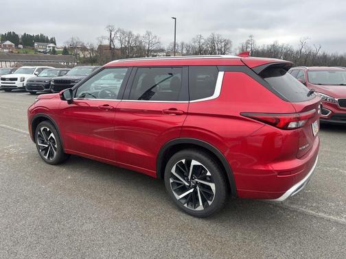 Red Diamond 2022 Mitsubishi Outlander SEL 2.5 S-AWC